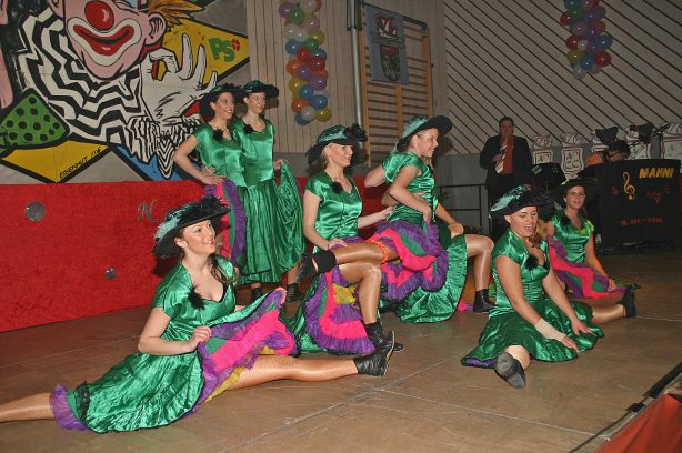 Geburtstagsgeschenk: Seniorengarde des NCC Blau-Weiß aus Niestetal