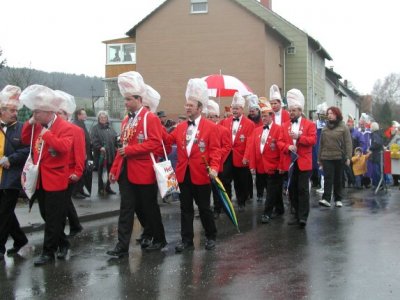 Der Zug setzt sich in Bewegung