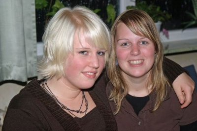 Lisa Sandrisser und Iris Schmidt